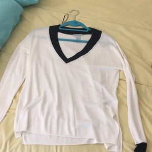 Long sleeve light sweater